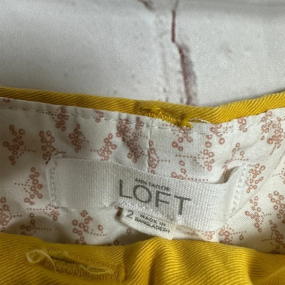 Ann‎ Taylor Loft yellow cotton Stretch chino shorts, sz 2 preppy casual beachy